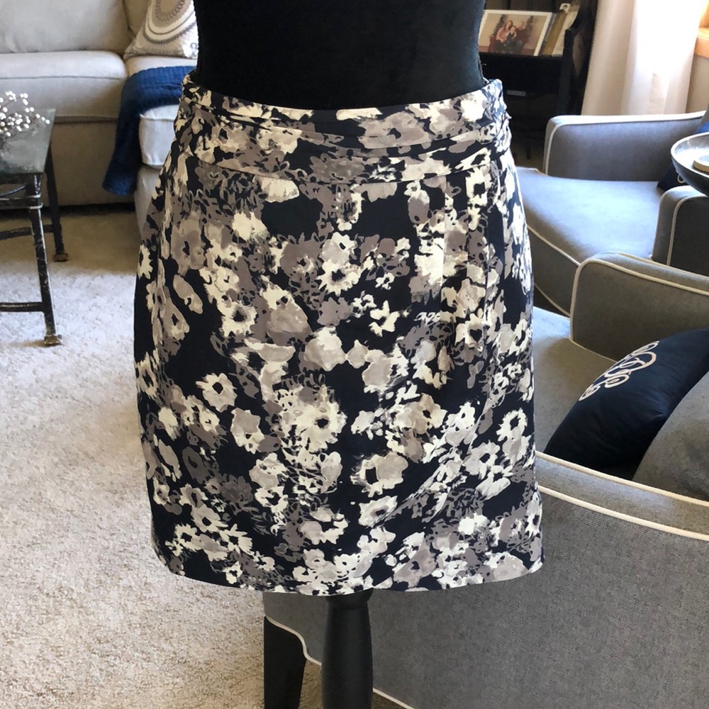 Banana Republic Faux Wrap Short Skirt Fully Lined